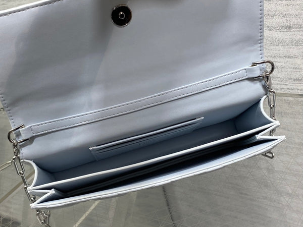 Pochette Dior 26 Bow Pearl Chain Agneau Gris Clair Clouté SHW