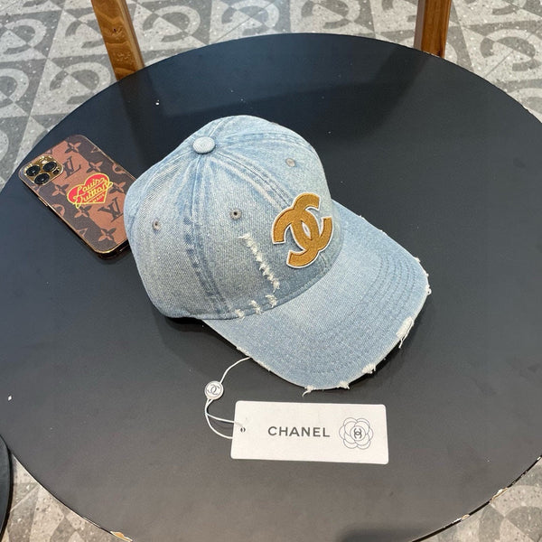 Casquette de baseball Chanel bleu clair en denim 205642