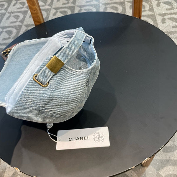 Casquette de baseball Chanel bleu clair en denim 205642