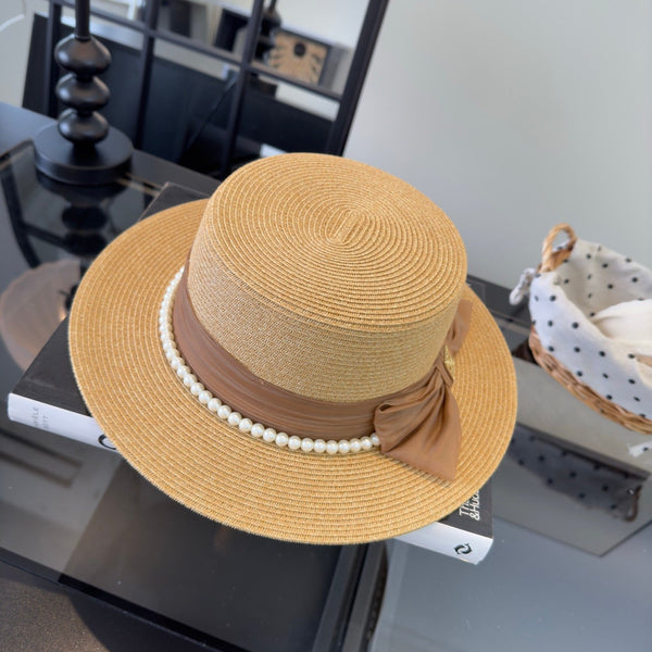 Chanel Chapeau de paille élégant à dessus plat beige 205391