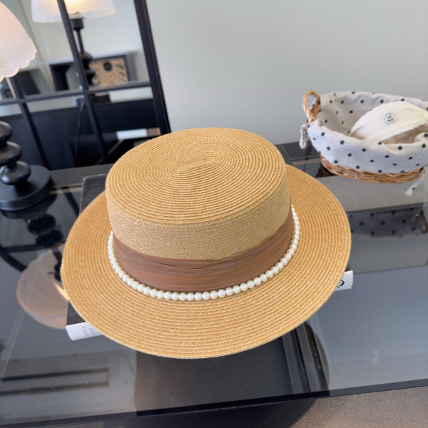 Chanel Chapeau de paille élégant à dessus plat beige 205391