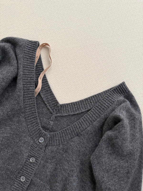 Gilet court Miu 26 à logo et épaules dénudées gris en cachemire 188141