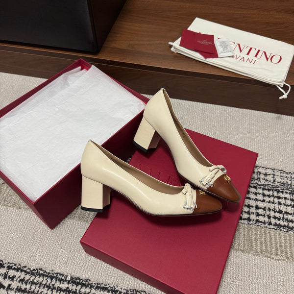 Valentino Garavani Pumps 60 Brown Cream in Sheepskin 685890