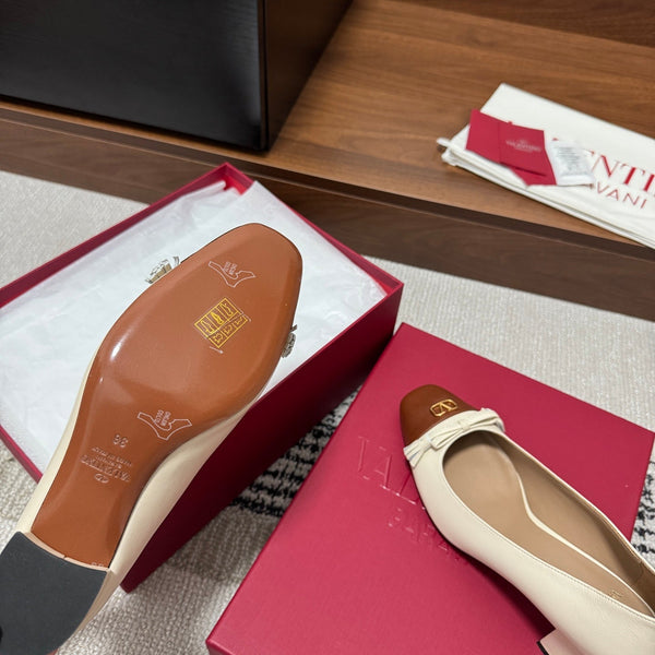 Valentino Garavani Pumps 60 Brown Cream in Sheepskin 685890