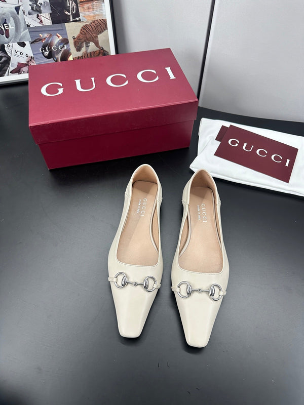 Gucci 26 Vittoria Horsebit Ballet Flats White in Leather 688311