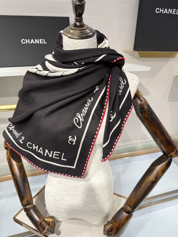 CC 2026 Chain Scarf Black Silk Cashmere 219220