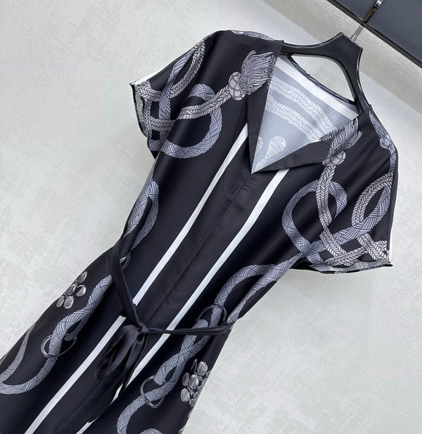 HM 26 Robe imprimée à nouer à la taille, noire en soie de mûrier 180941