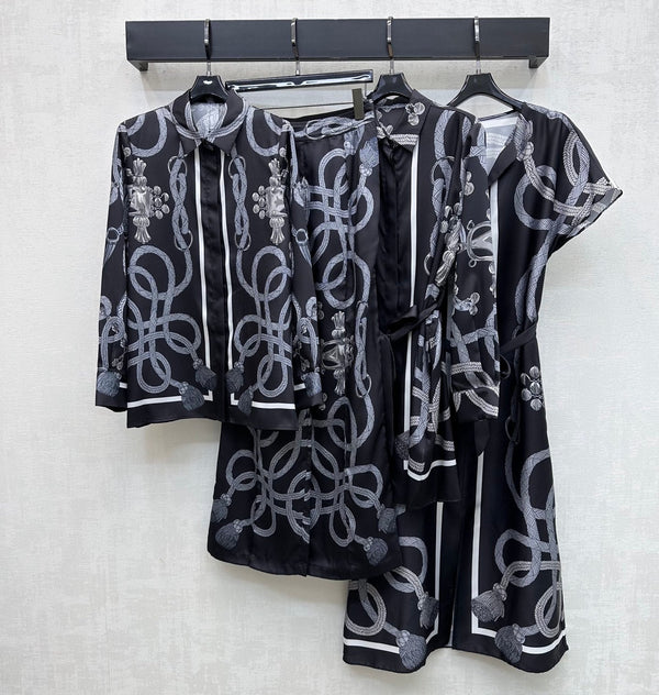 HM 26 Robe imprimée à nouer à la taille, noire en soie de mûrier 180941