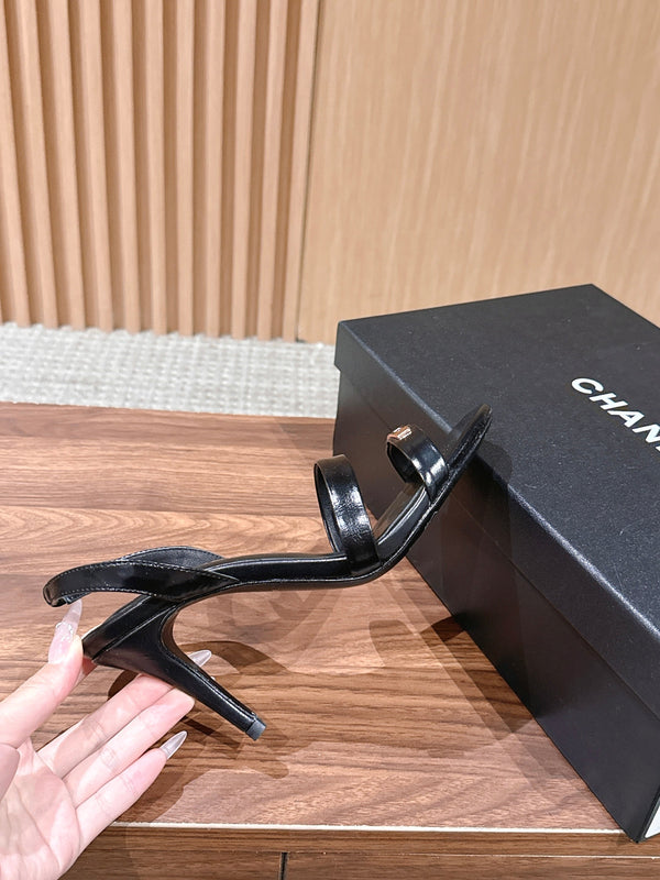 CC 26SS Gold Buckle Strappy High-Heeled 85 Sandals Black in Cowhide 692567