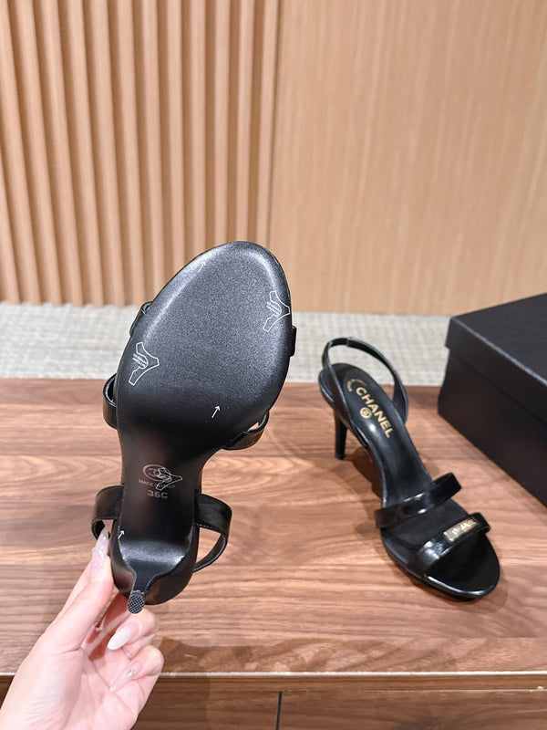 CC 26SS Gold Buckle Strappy High-Heeled 85 Sandals Black in Cowhide 692567