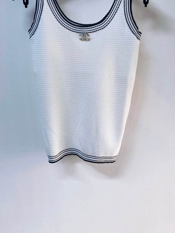 Chanel Vest White in Wool 248345