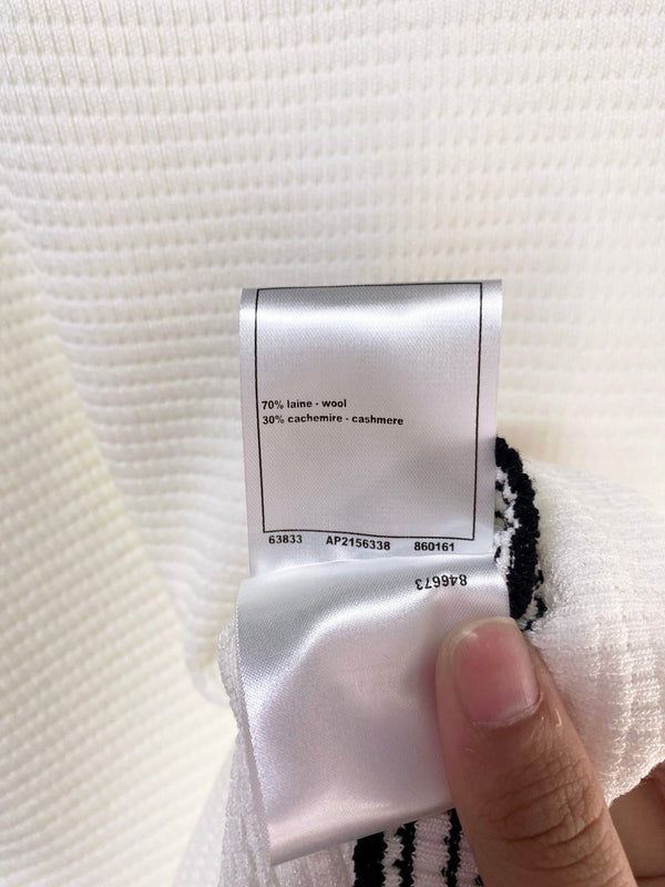 Chanel Vest White in Wool 248345