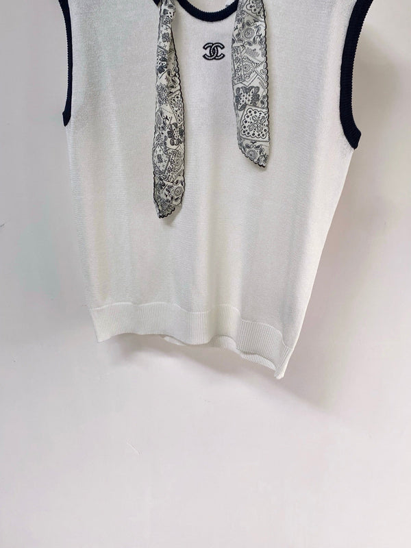 Chanel Vest White in Wool 248313
