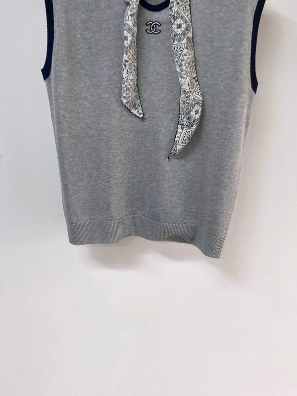 Chanel Vest Gray in Wool 248312