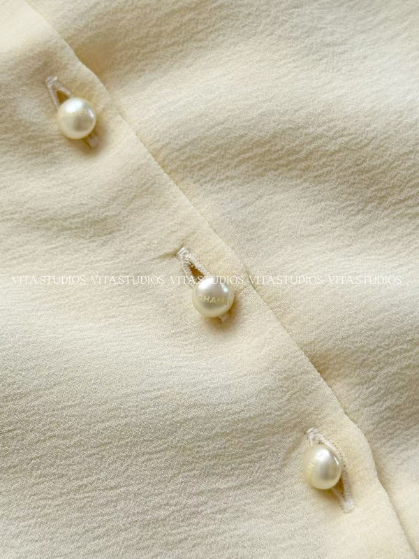 Chanel Ruffled Vest Cream in Silk 239004