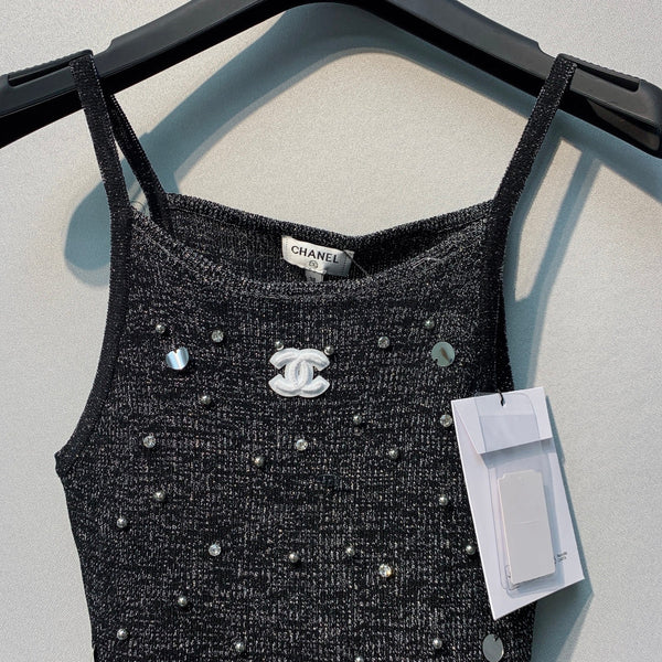 Chanel 26 Camisole en laine noire avec strass 254174