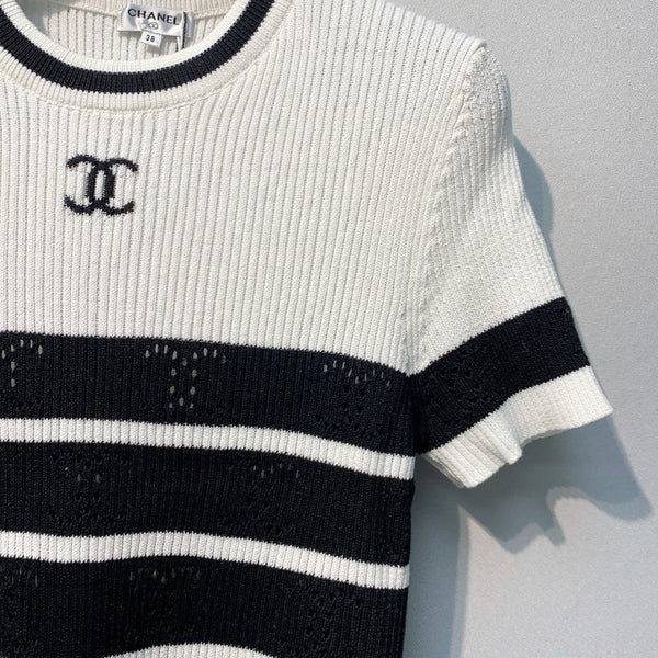T-shirt court à manches courtes en maille rayée Chanel 26 blanc noir en Tencel 254161
