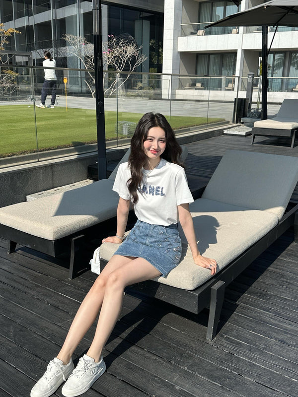T-shirt en coton blanc brodé de motifs appliqués Chanel 26 251605