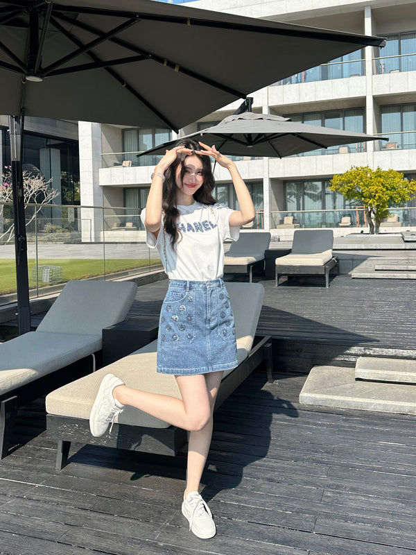 T-shirt en coton blanc brodé de motifs appliqués Chanel 26 251605