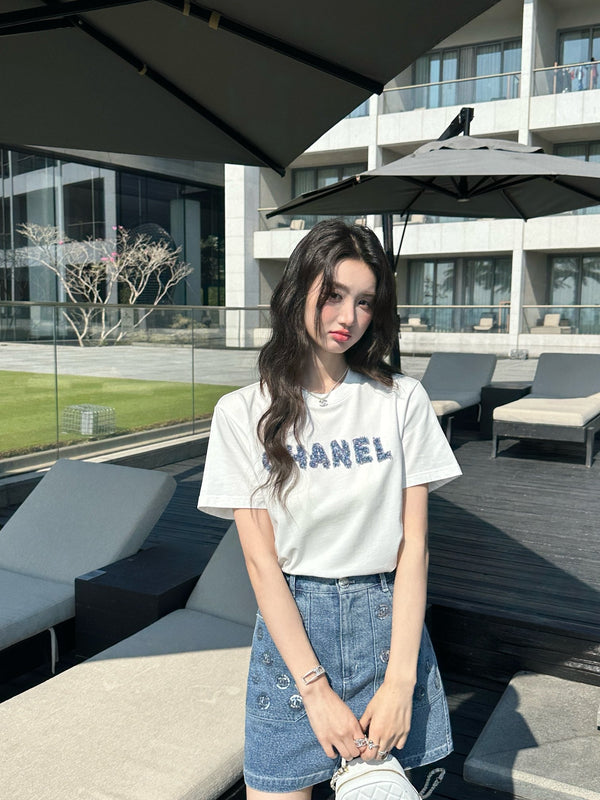 T-shirt en coton blanc brodé de motifs appliqués Chanel 26 251605
