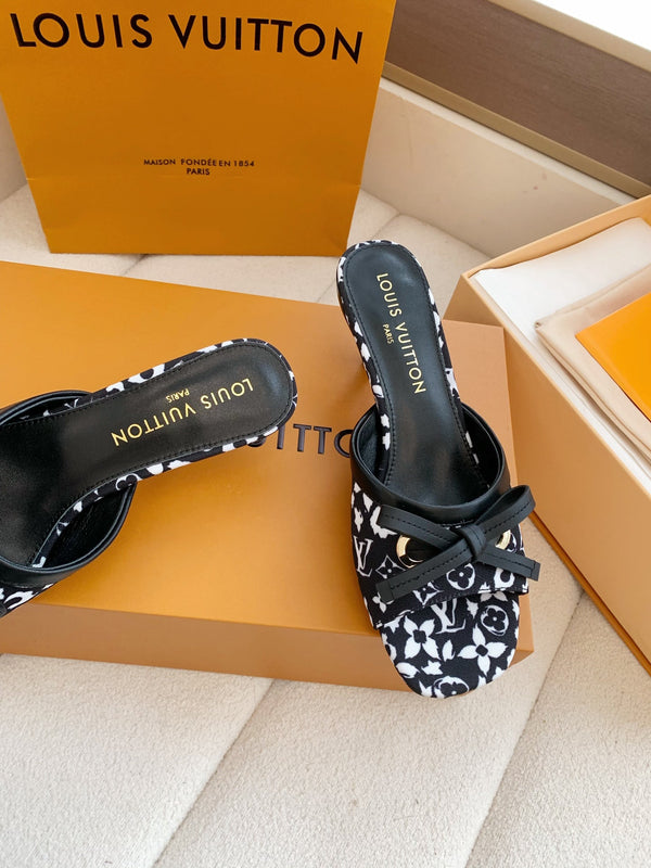 LV 26SS Single Kitten Heel Sandals 55 Black in Cowhide 703050