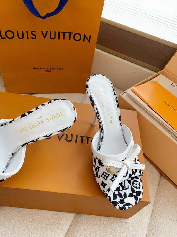 LV 26SS Single Kitten Heel Sandals 105 White Black in Cowhide 703046