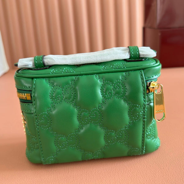 Gucci GG Matelassé Mini Bag 16 Green in Quilted Leather 284909