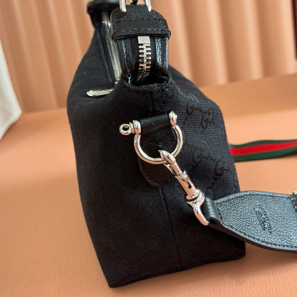 Gucci 26 Sac bandoulière Coach Shay 25,5 Noir en denim 284957