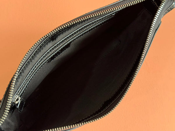 Gucci Mini 22.5 Messenger Bag Dark Gray in GG Supreme Canvas 285226