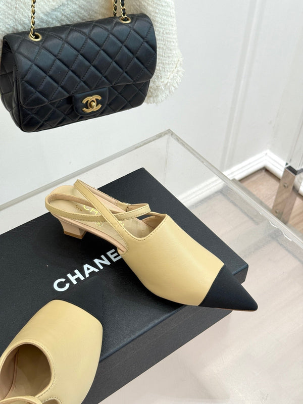 CC Pointed Toe Kitten Heel 30 Open Back Sandals Beige in Cowhide 706383