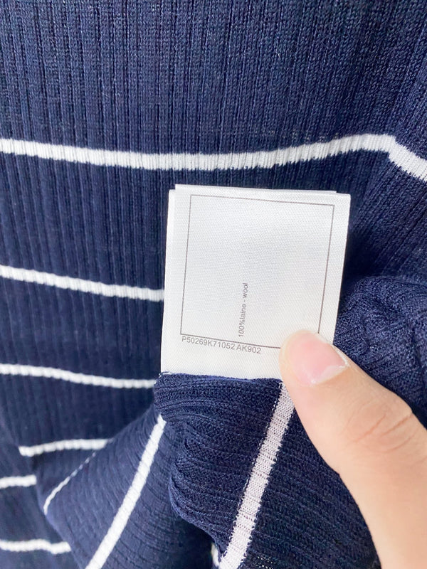 T-shirt Chanel à manches courtes bleu marine en laine 305805