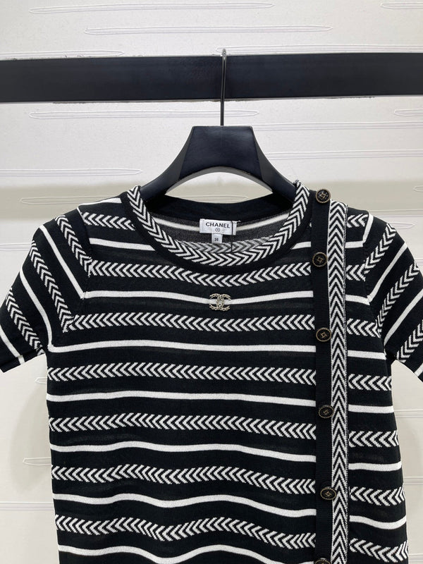 Haut à manches courtes Chanel 26 noir en coton nitrilé 373098