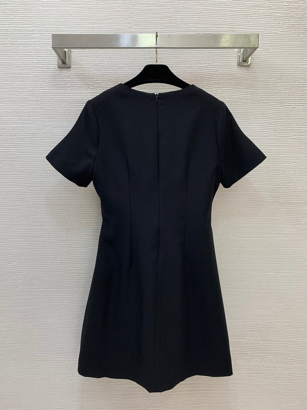 chanel slim-fit round neck short-sleeved dress in polyester 367147