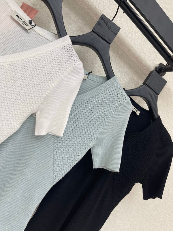 Miu Miu 26 V-neck Short-sleeve Top in Wool 370564