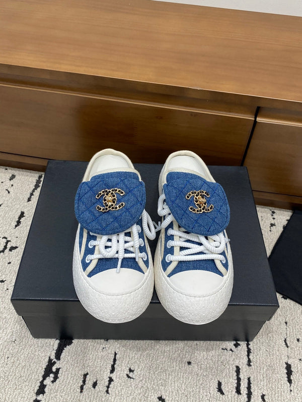 Chanel 26 Mules Casual Blue in Fabric 729326