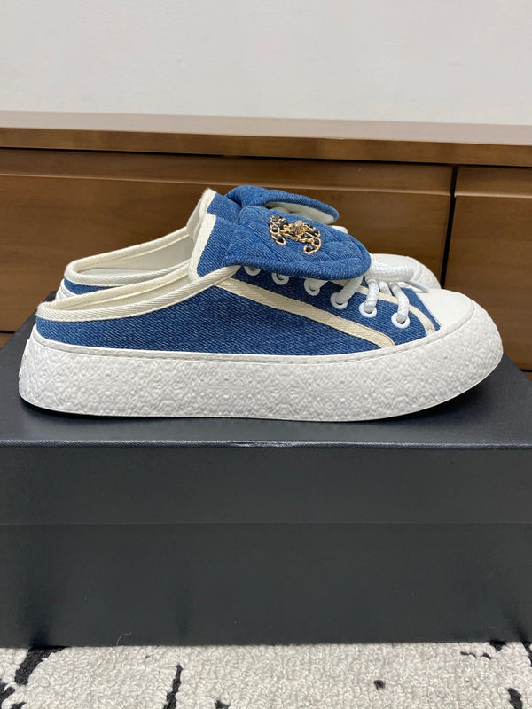 Chanel 26 Mules Casual Blue in Fabric 729326
