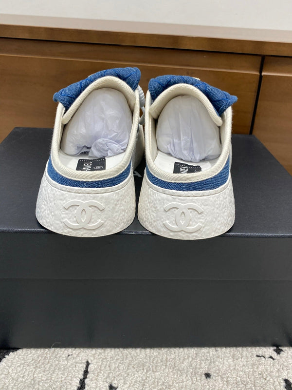 Chanel 26 Mules Casual Blue in Fabric 729326