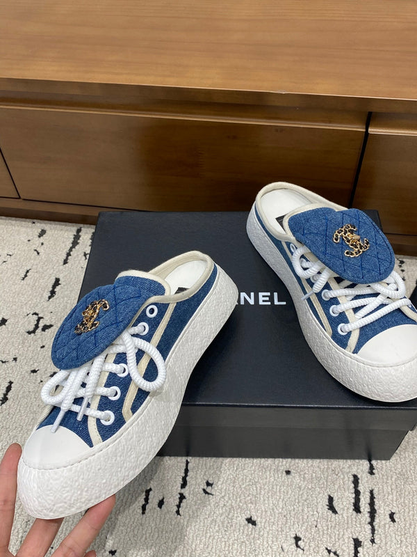 Chanel 26 Mules Casual Blue in Fabric 729326