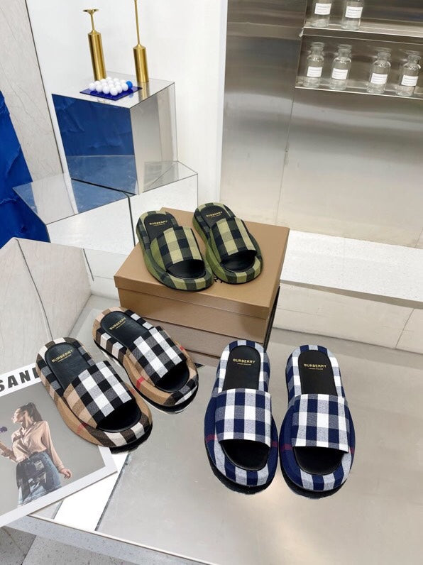 Burberry 26 Check Slippers Green Black in Cotton Linen 729728