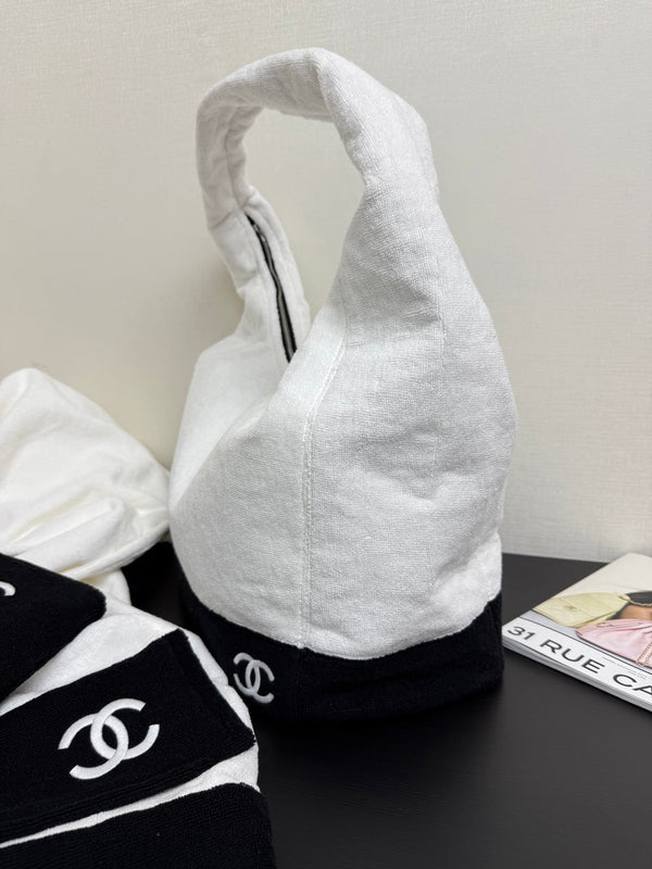 Chanel 2026 Beach Bag 60 White in Cotton