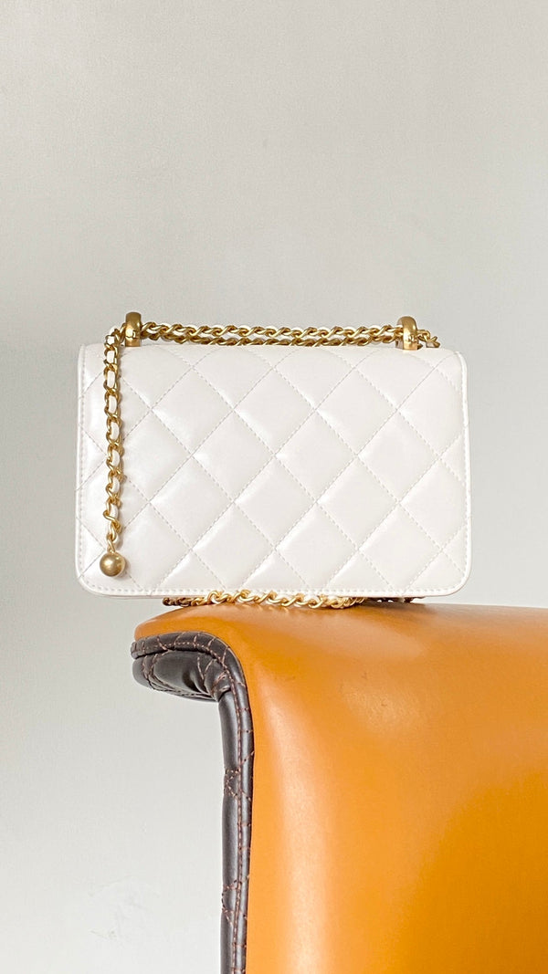 Chanel Classic Mini Flap Bag 19 White in Calfskin