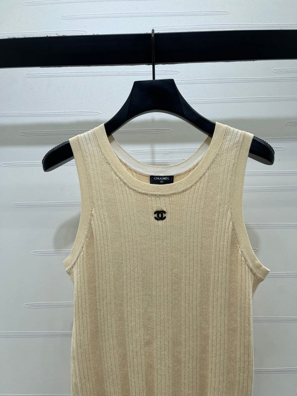 Chanel 2026 Vertical Ribbed Crew Neck Knit Vest Beige in Knit Fabric 376040