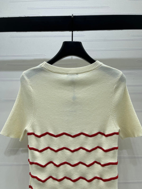 Chanel 2026 Wavy Stripe Knit Short-Sleeve Top Red in Knit Fabric 376036