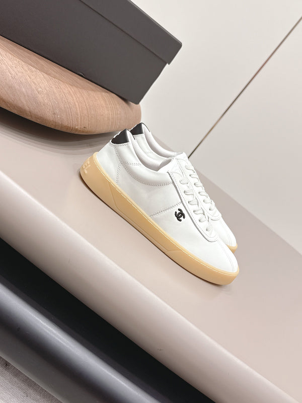 Chanel 26 Round Toe Platform Casual Shoes White in Cowhide 739425