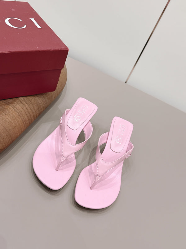 Gucci 26 Round Toe Flip-Flops 60 Pink in Sheepskin 739374