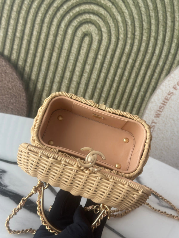 Chanel Vanity Case 26c 19,5cm Couleur Paille en Rotin Tressé
