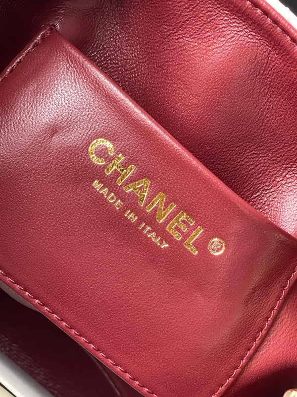Chanel 26 Small Shopping Bag 24.5 White in Lambskin