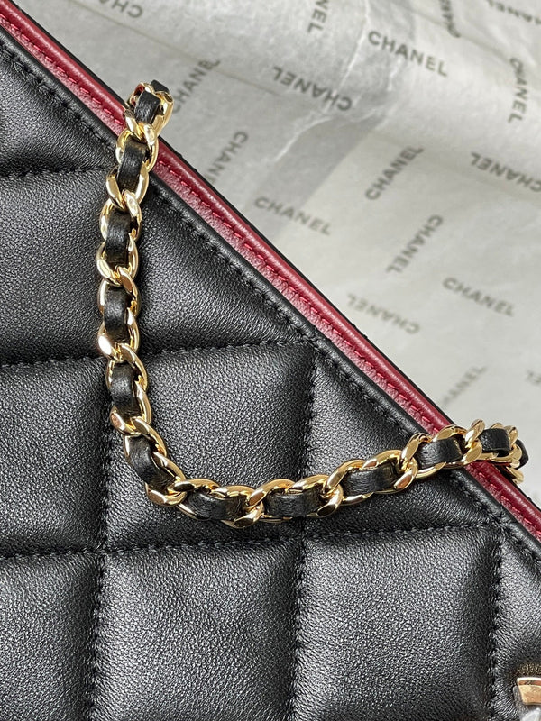 Sac cabas Chanel 26 petit modèle 24.5 noir en agneau