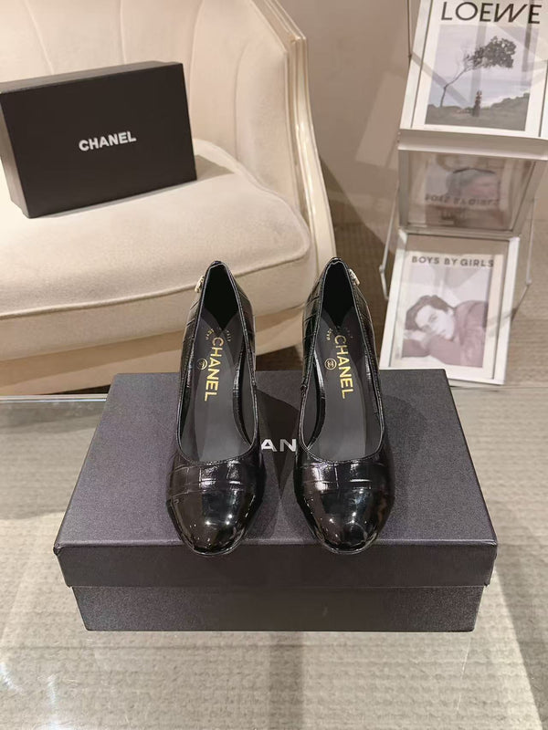 Chanel 26 Pumps Pearl Heel 80mm Black in Calfskin 739574