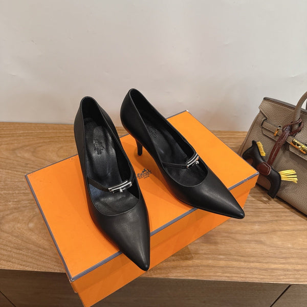 HM 26 Majeste 85 Pump Black in Cowhide 744011